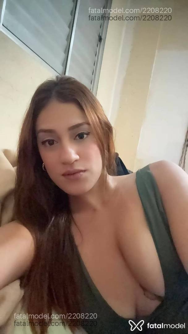 Acompanhante mulher ruiva (o) de olhos castanhos - Estrela