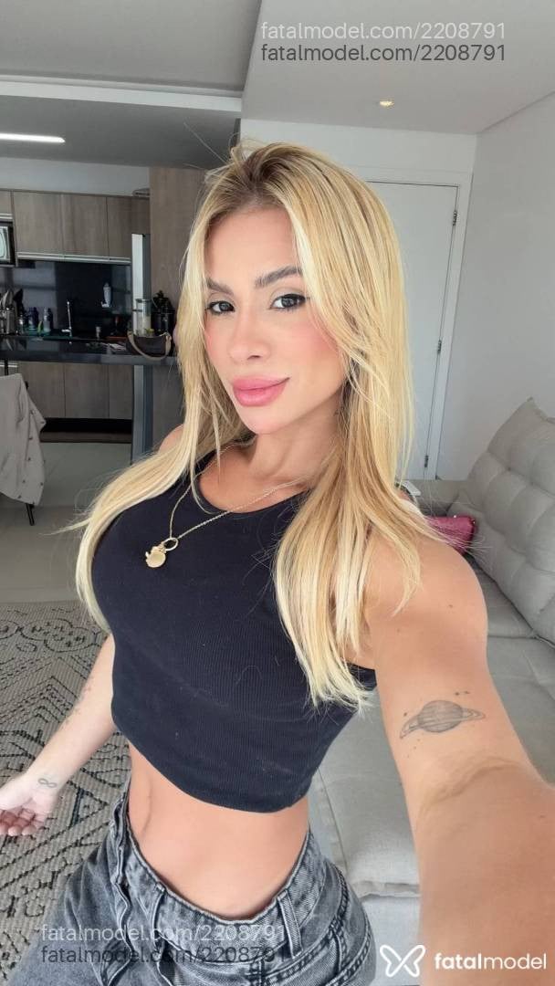 Acompanhante mulher loira (o) de olhos castanhos em Campo Grande - Marina