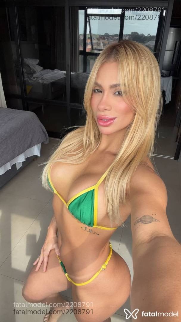 Acompanhante mulher loira (o) de olhos castanhos em Campo Grande - Marina