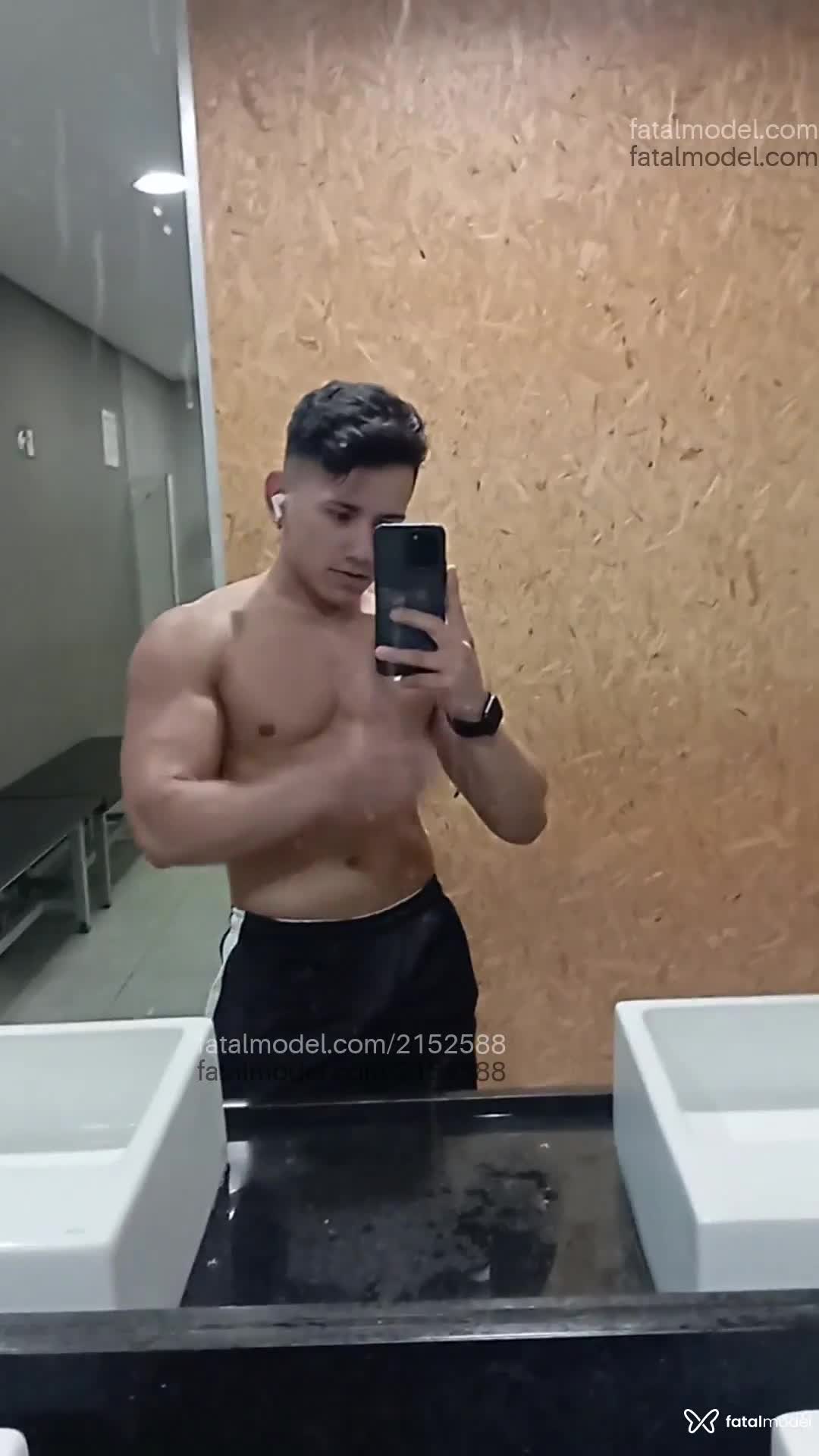 Acompanhante homem morena (o) de olhos pretos em São Paulo - David