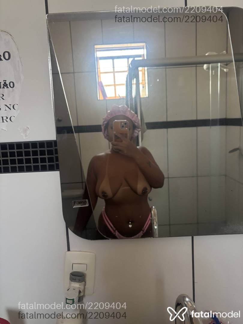 Acompanhante mulher morena (o) de olhos castanhos - POLIANA