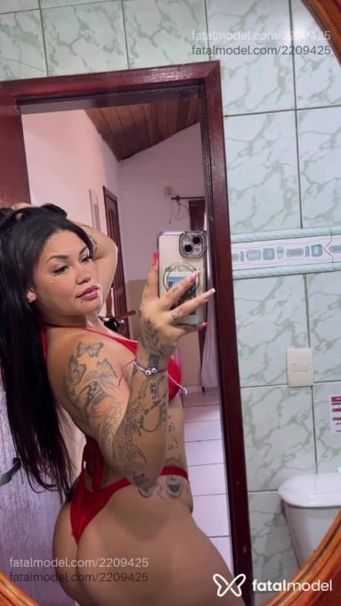 Acompanhante mulher morena (o) de olhos castanhos em Armação dos Búzios - Jade Soraya