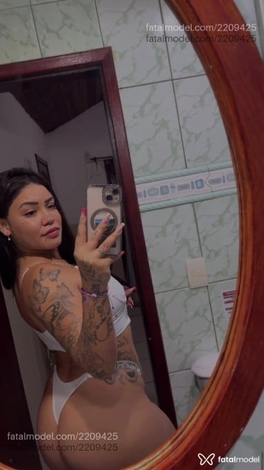Acompanhante mulher morena (o) de olhos castanhos em Armação dos Búzios - Jade Soraya
