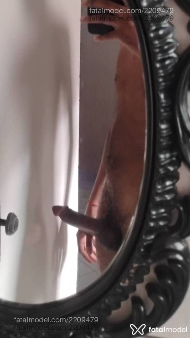 Acompanhante homem morena (o) de olhos pretos em São Paulo Acompanhante homem morena (o) de olhos pretos em São Paulo - Roberto