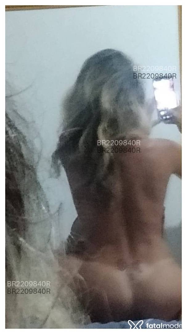 Acompanhante mulher loira (o) de olhos verdes em Rio de Janeiro - Denguinho