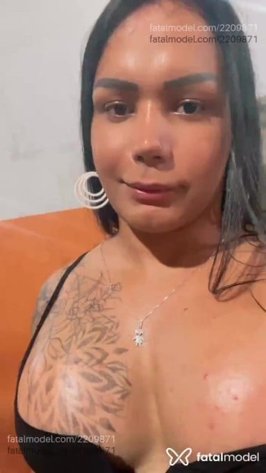 Acompanhante mulher trans morena (o) de olhos pretos em Porto Seguro Acompanhante mulher trans morena (o) de olhos pretos em Porto Seguro - Gabriella