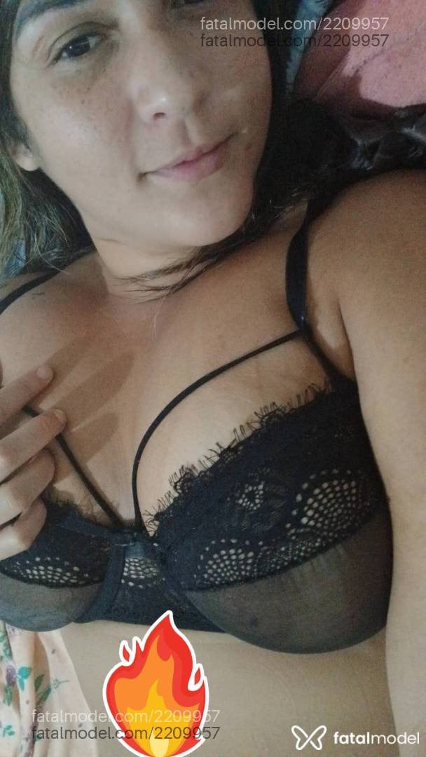 Acompanhante mulher loira (o) de olhos mel - Bruna