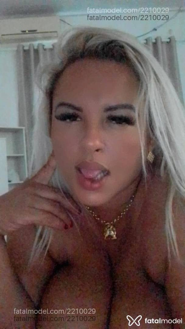 Acompanhante mulher loira (o) de olhos castanhos em Juara - Mell Goiana