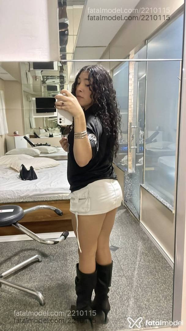 Acompanhante mulher trans morena (o) de olhos castanhos em Belém - Maya Leão