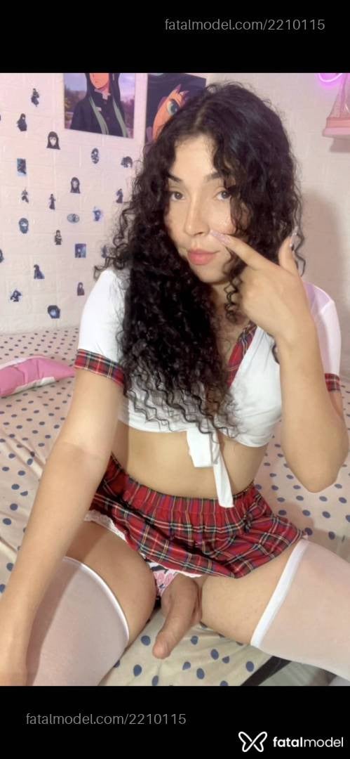Acompanhante mulher trans morena (o) de olhos castanhos - Maya Leão