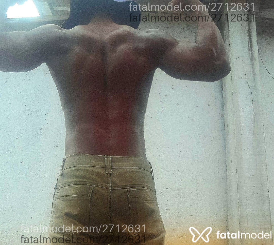 Acompanhante homem com cabelo castanho de olhos castanhos em Aparecida de Goiânia - Hurgo