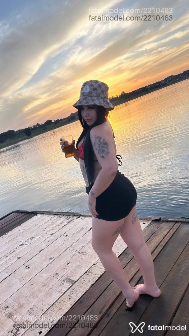 Acompanhante mulher morena (o) de olhos castanhos - Sarah