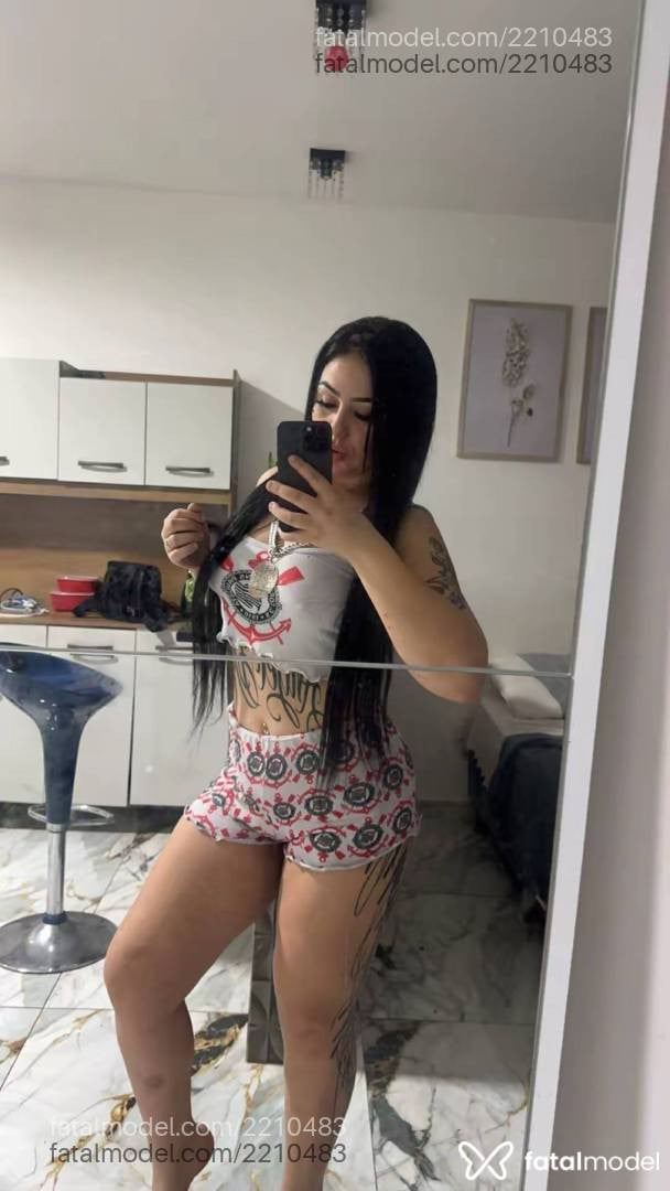 Acompanhante mulher morena (o) de olhos castanhos - Sarah