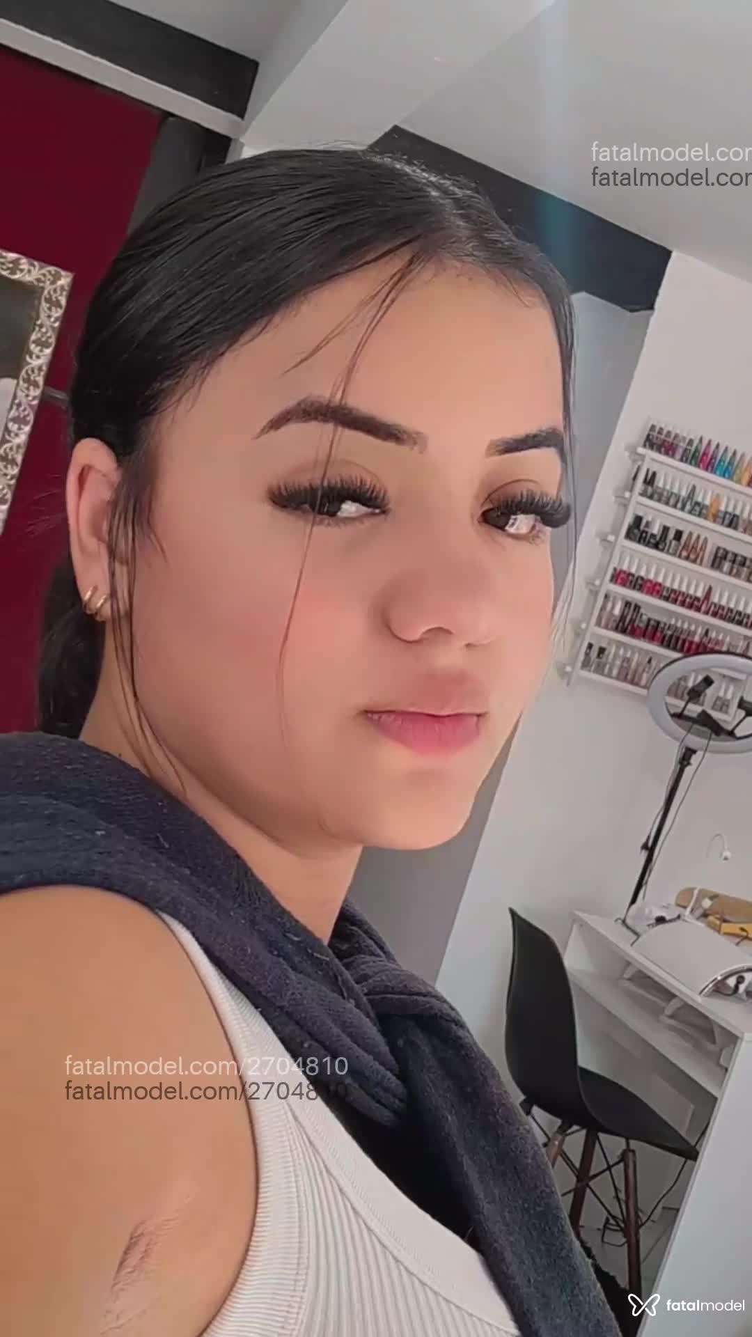 Acompanhante mulher morena (o) de olhos castanhos em Penha - Vitória