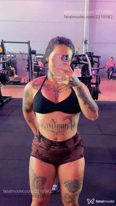 Acompanhante mulher com cabelo castanho de olhos castanhos em Porto Alegre - Angel