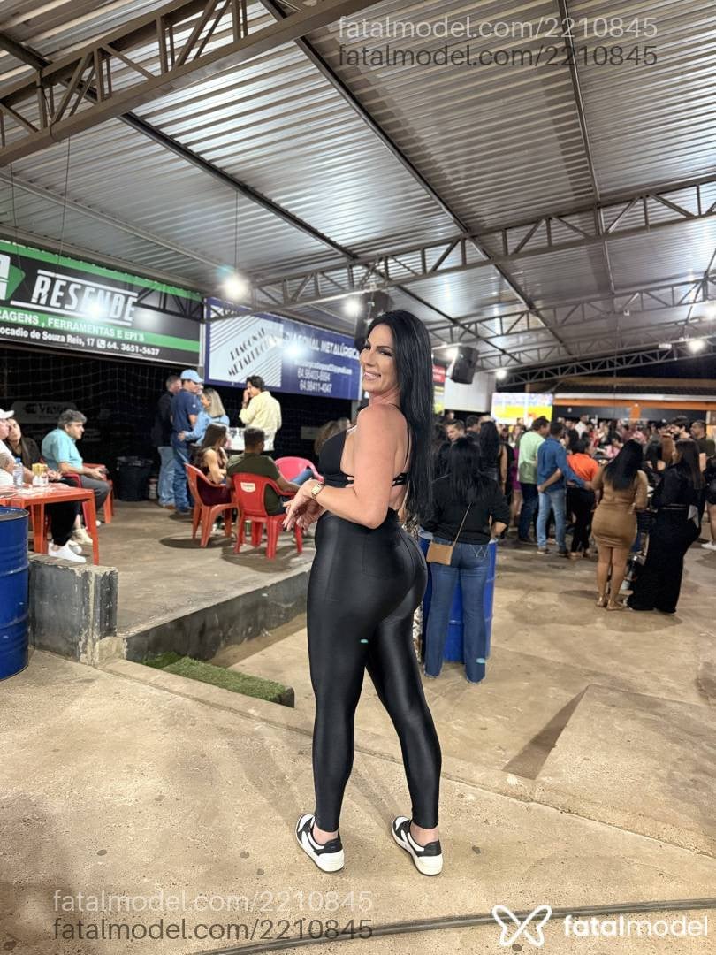 Acompanhante mulher trans morena (o) de olhos castanhos em Quirinópolis Acompanhante mulher trans morena (o) de olhos castanhos em Quirinópolis - Rebecca Ranalli