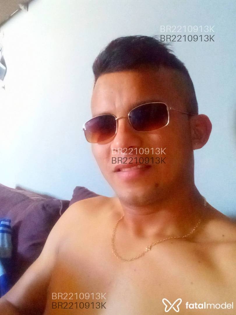 Acompanhante mulher loira (o) de olhos azuis em Virtual - Josielson