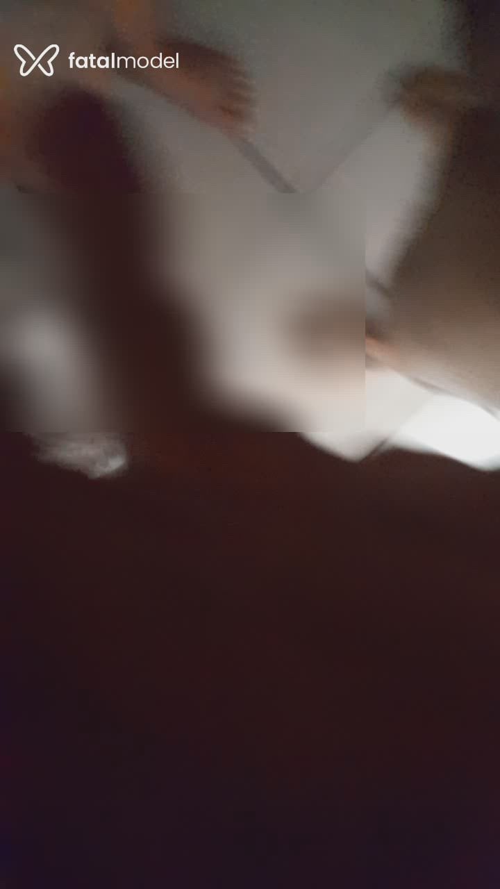 Acompanhante mulher trans loira (o) de olhos castanhos - Milla