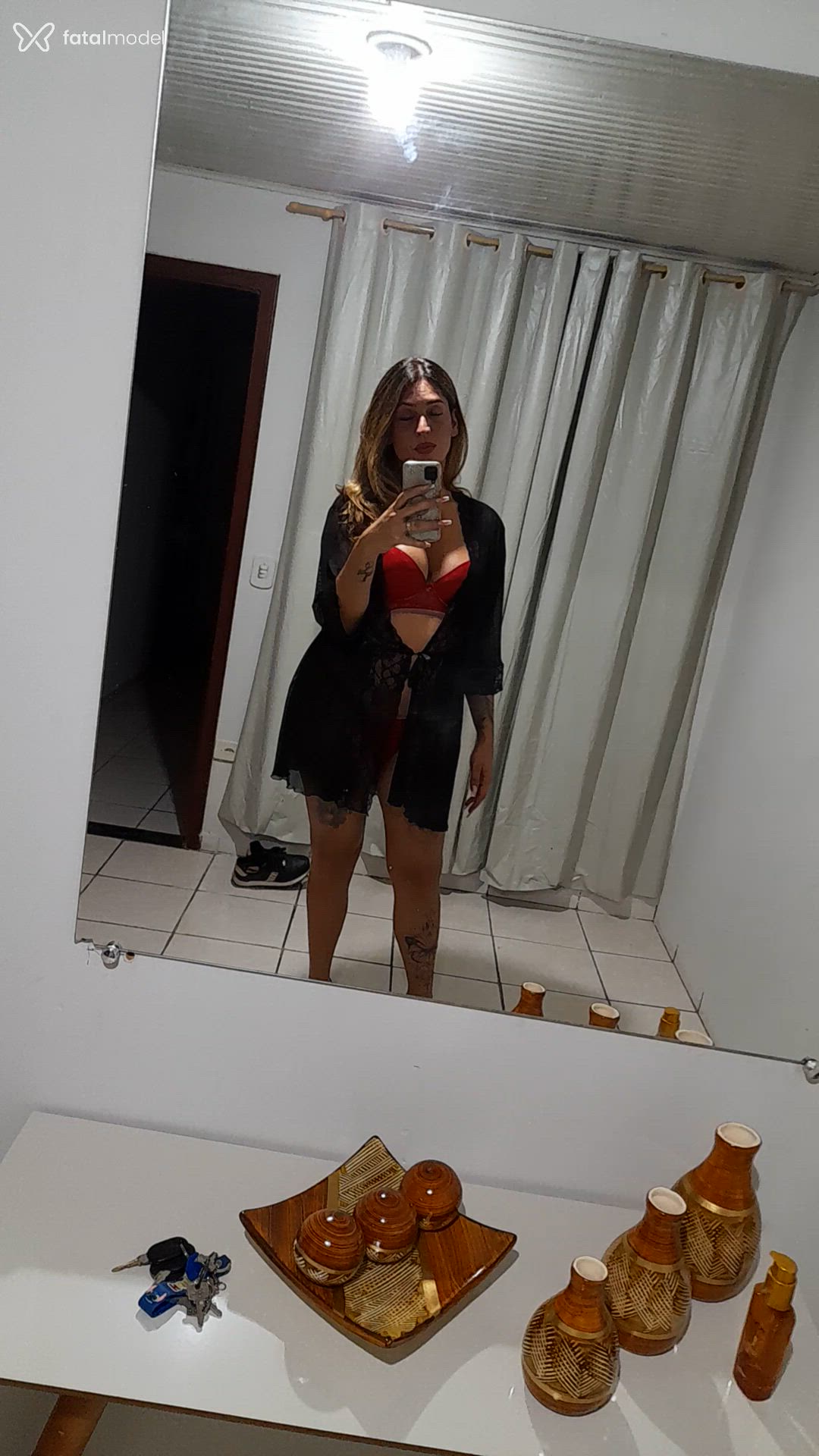 Acompanhante mulher trans loira (o) de olhos castanhos - Milla