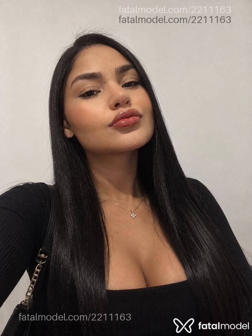 Acompanhante mulher morena (o) de olhos castanhos - Fernanda