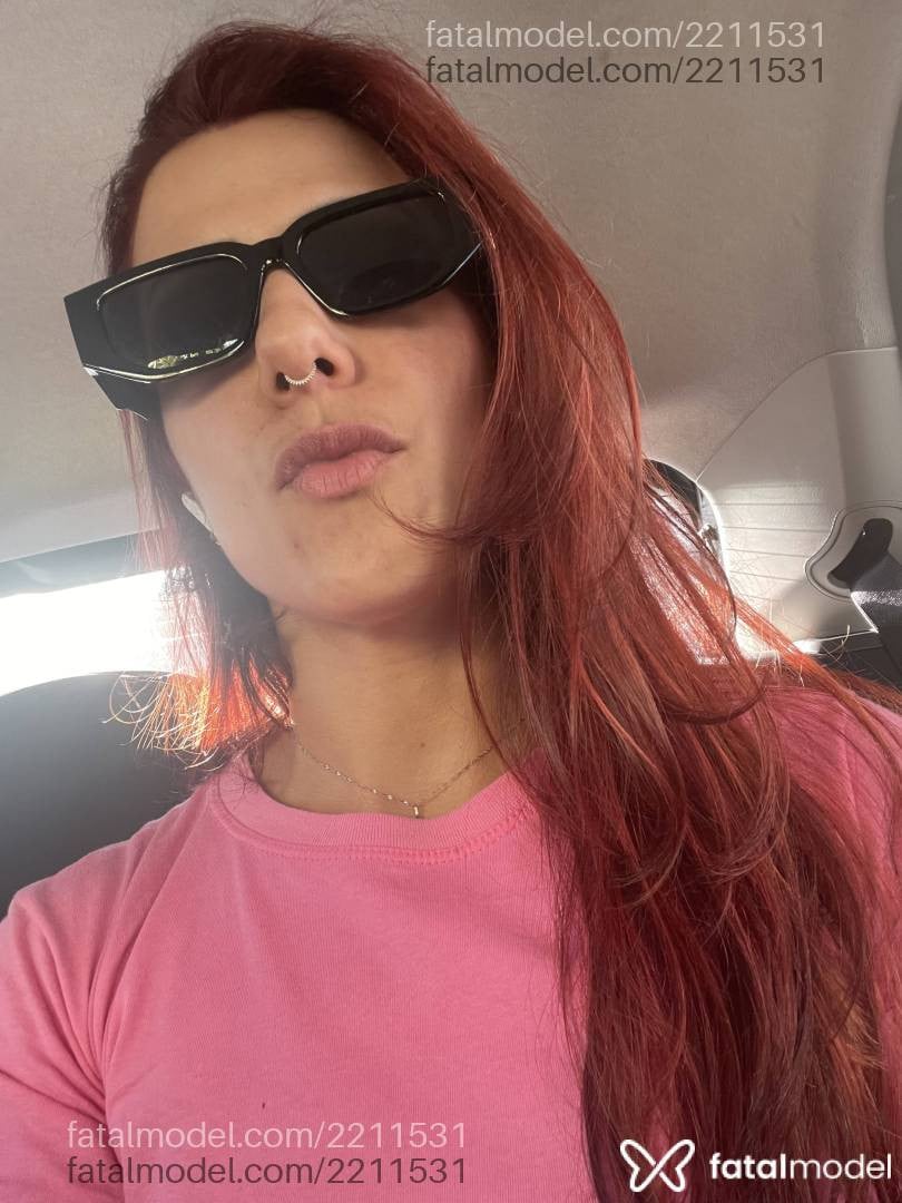 Acompanhante mulher ruiva (o) de olhos mel - Mayara Monin