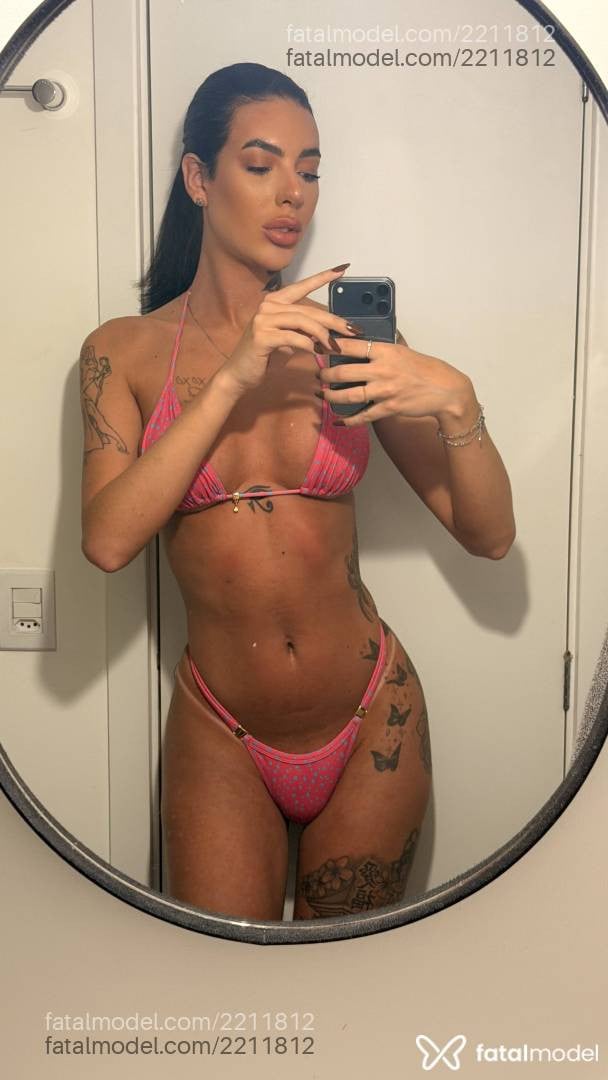 Acompanhante mulher trans morena (o) de olhos verdes - Rafaela Schwartz