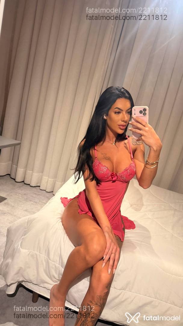 Acompanhante mulher trans morena (o) de olhos verdes em Curitiba - Rafaela Schwartz
