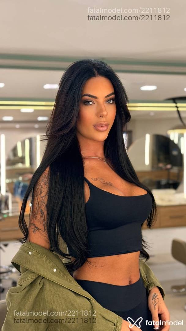 Acompanhante mulher trans morena (o) de olhos verdes - Rafaela Schwartz