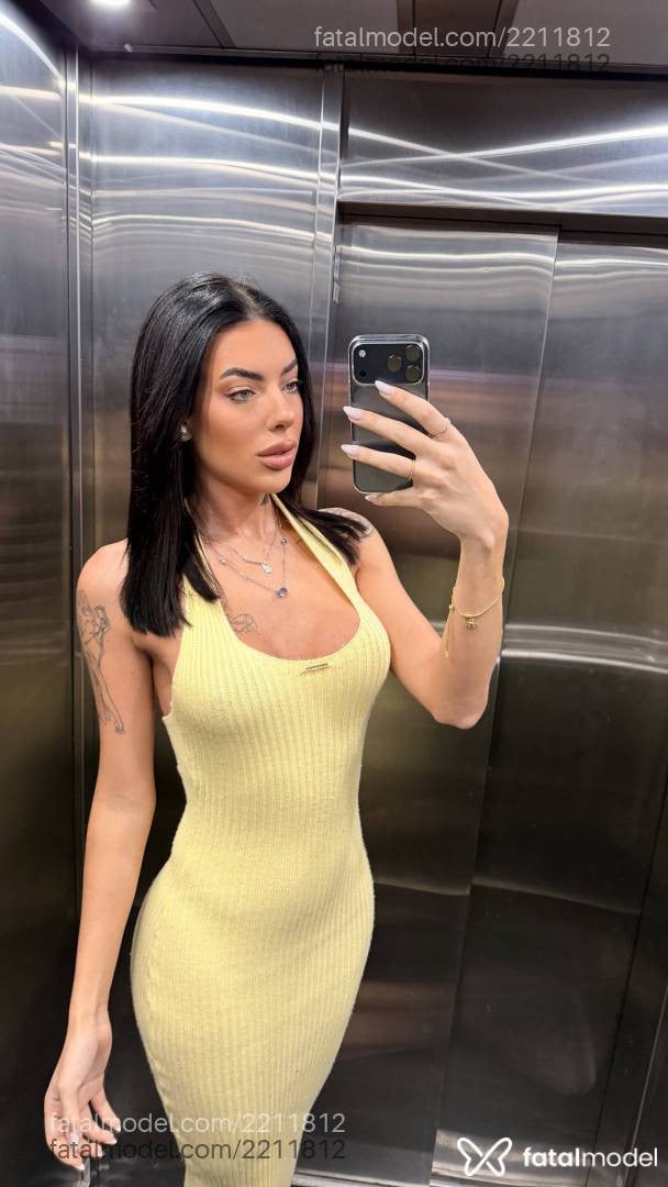Acompanhante mulher trans morena (o) de olhos verdes - Rafaela Schwartz