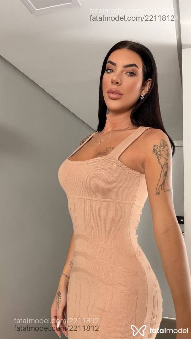 Acompanhante mulher trans morena (o) de olhos verdes - Rafaela Schwartz