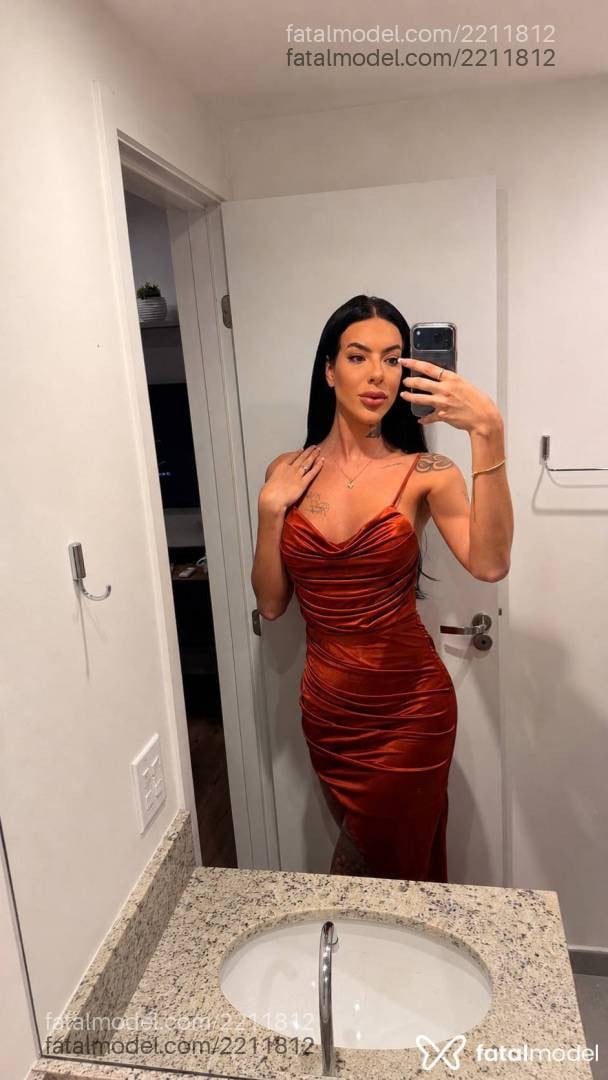 Acompanhante mulher trans morena (o) de olhos verdes - Rafaela Schwartz