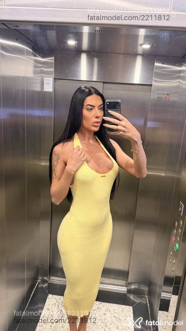 Acompanhante mulher trans morena (o) de olhos verdes - Rafaela Schwartz