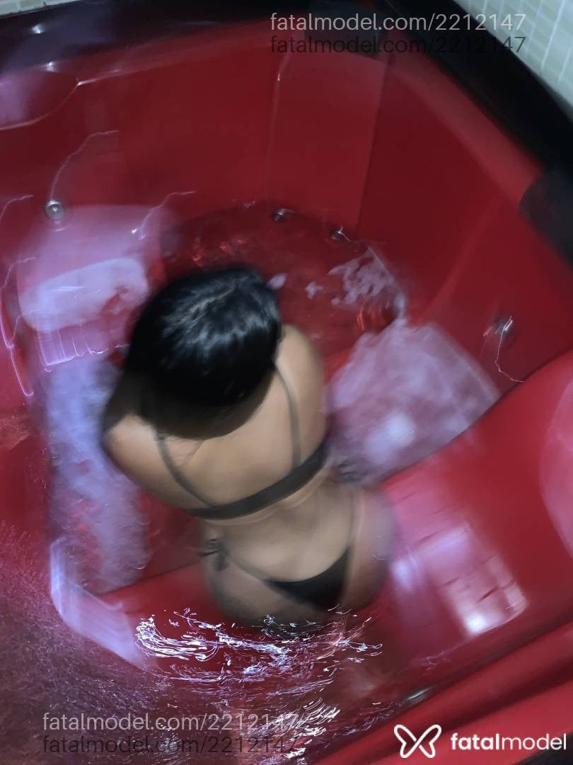 Acompanhante mulher morena (o) de olhos pretos - Dafyne