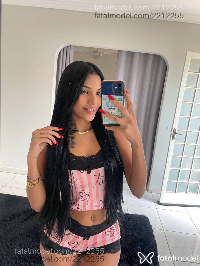 Acompanhante mulher morena (o) de olhos pretos em Uberlândia - Beatriz