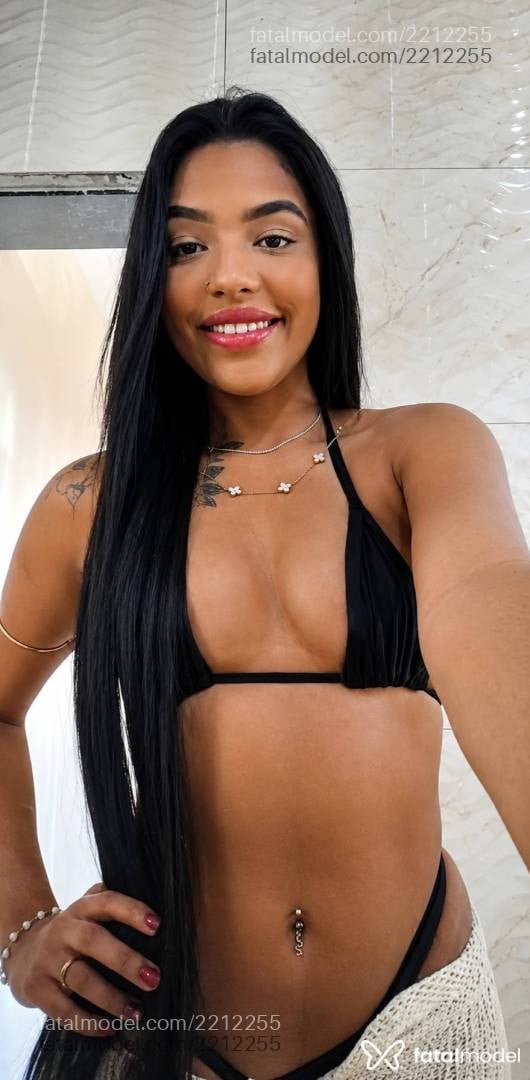 Acompanhante mulher morena (o) de olhos pretos - Bia Ferraz