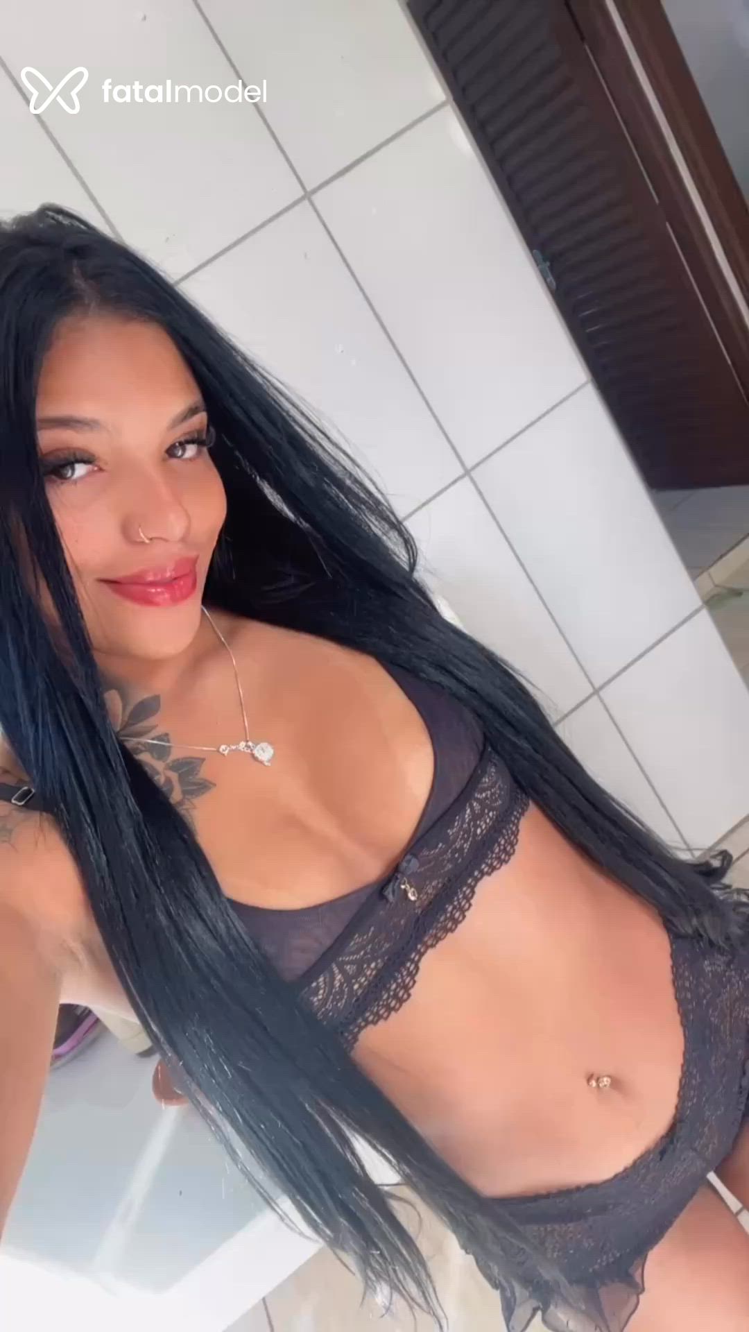Acompanhante mulher morena (o) de olhos pretos - Bia Ferraz