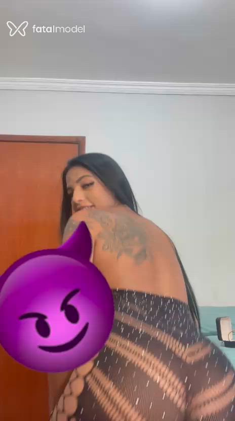 Acompanhante mulher morena (o) de olhos pretos - Bia Ferraz