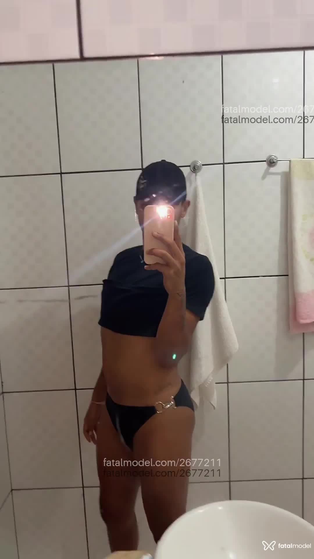 Acompanhante mulher trans morena (o) de olhos castanhos em Araguaçu Acompanhante mulher trans morena (o) de olhos castanhos em Araguaçu - Felipe