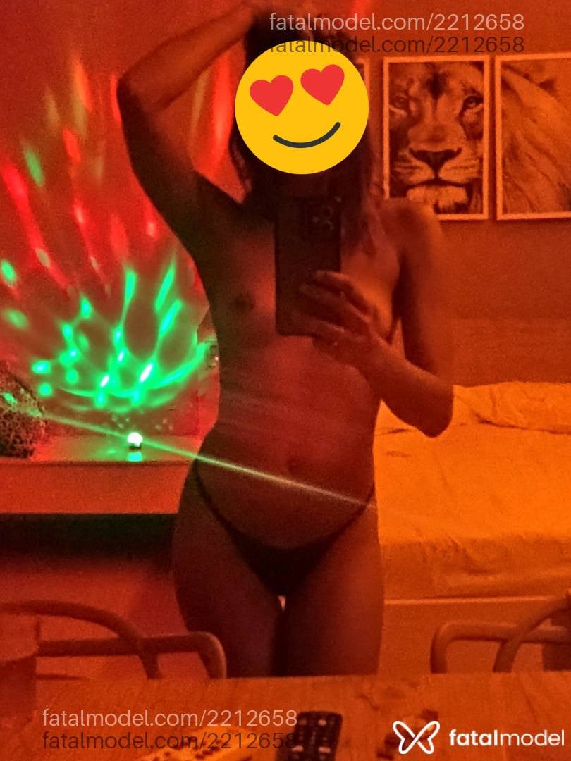 Acompanhante mulher com cabelo castanho de olhos castanhos em Itabira Acompanhante mulher com cabelo castanho de olhos castanhos em Itabira - Helena Rios