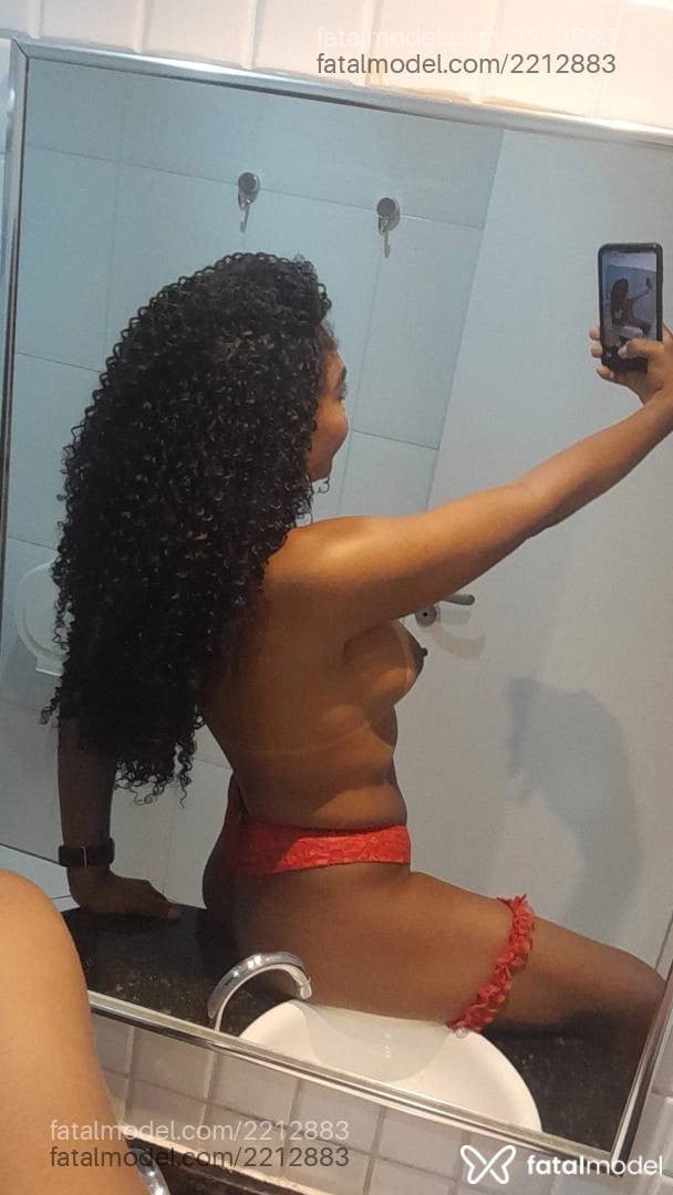 Acompanhante mulher trans morena (o) de olhos castanhos em Virtual - Alice Ferraz
