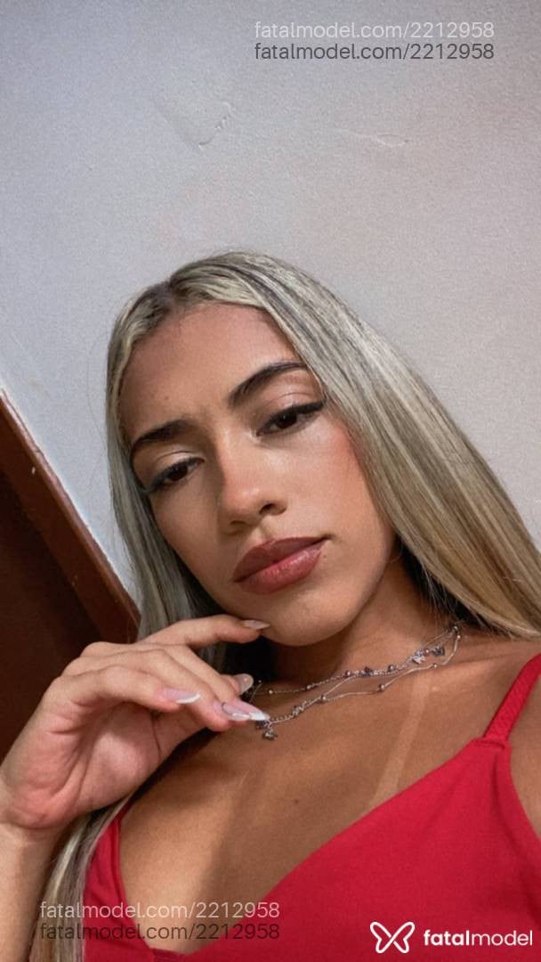 Acompanhante mulher loira (o) de olhos castanhos em Macaé - Lorena Ramos