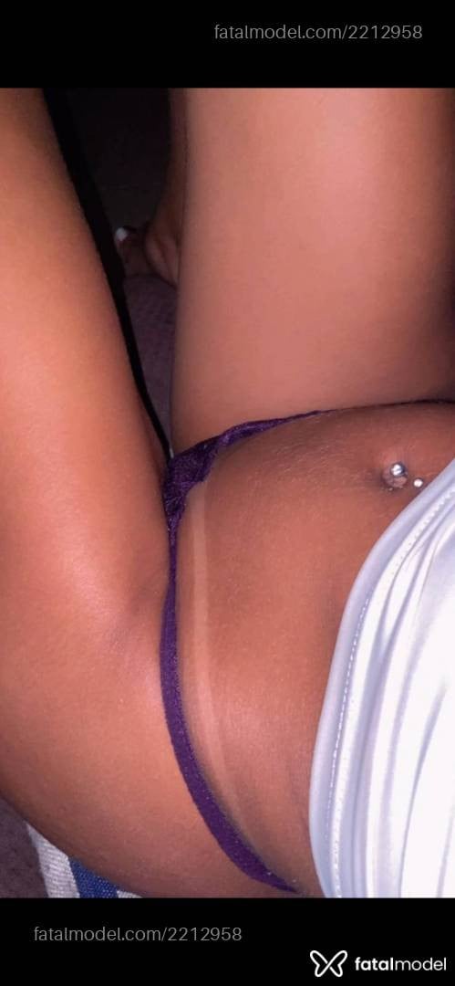 Acompanhante mulher loira (o) de olhos castanhos em Macaé - Lorena Ramos