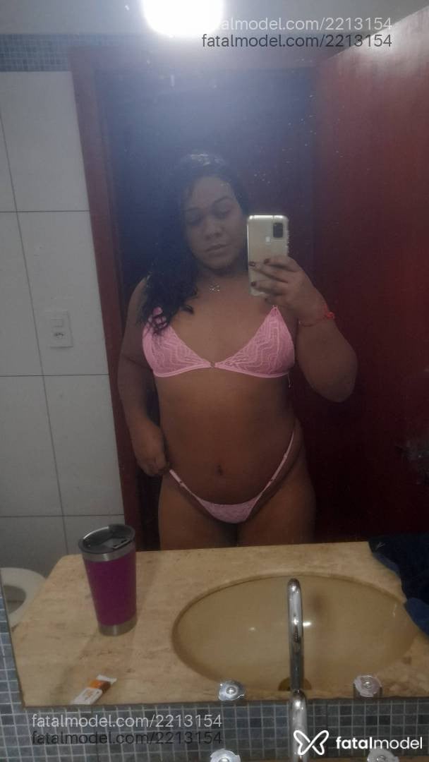 Acompanhante mulher trans morena (o) de olhos mel - Esmeralda