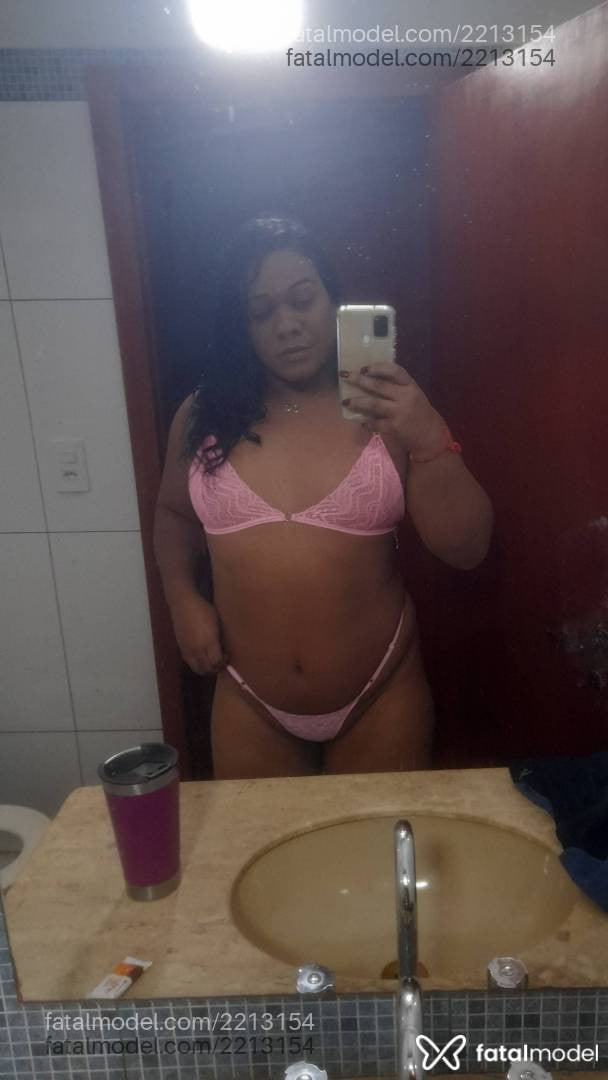 Acompanhante mulher trans morena (o) de olhos mel - Esmeralda