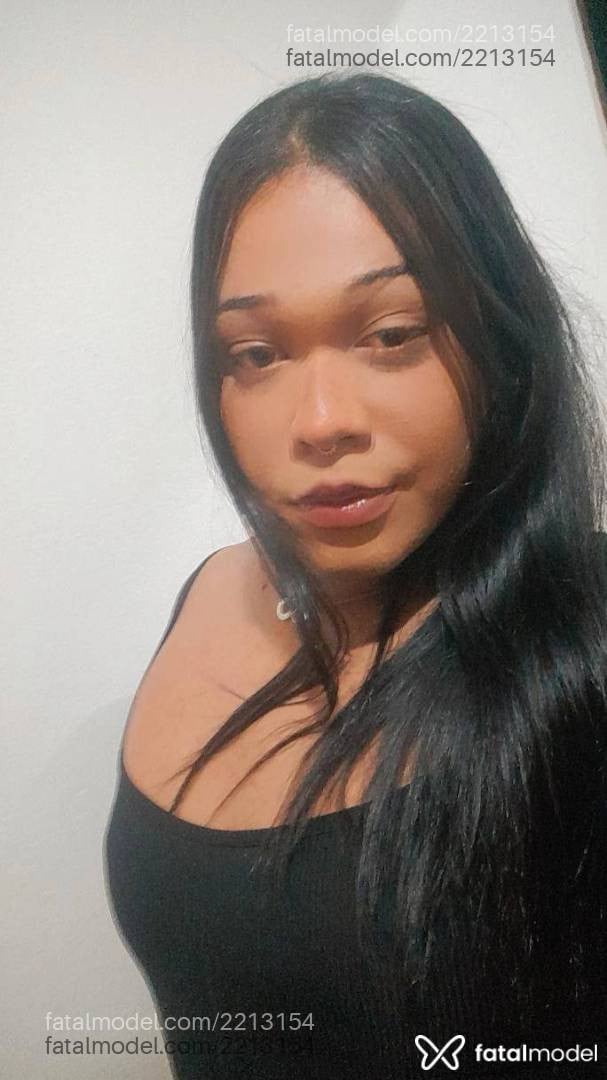 Acompanhante mulher trans morena (o) de olhos mel - Esmeralda