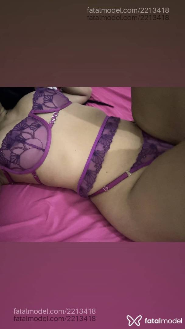 Acompanhante mulher morena (o) de olhos pretos - Lara