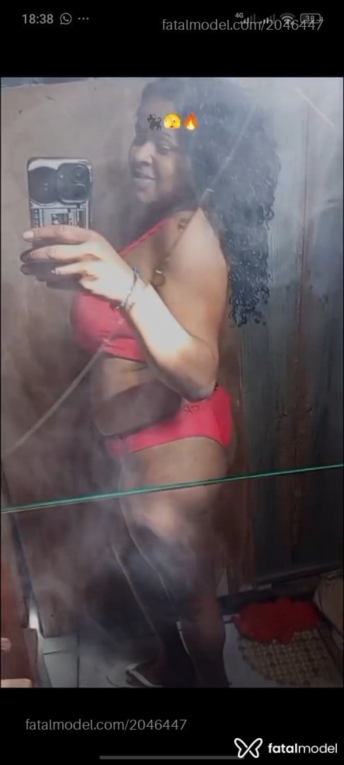 Acompanhante mulher morena (o) de olhos castanhos - Vitoria Tauana Acompanhante mulher morena (o) de olhos castanhos - Vitoria Tauana