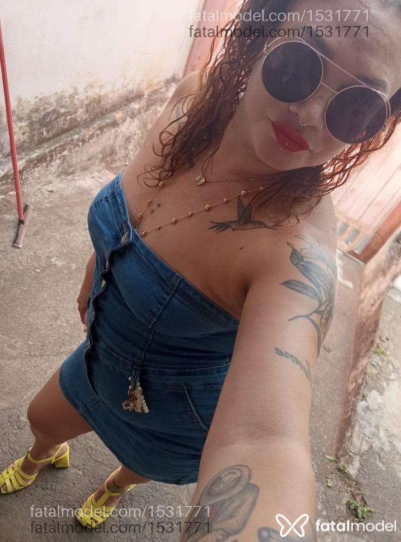 Acompanhante mulher com cabelo castanho de olhos verdes em Campo Belo - Rebeca soares