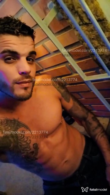 Acompanhante homem com cabelo castanho de olhos castanhos em Porto Alegre - Júnior Souza