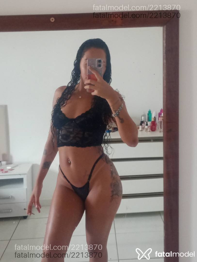 Acompanhante mulher com cabelo castanho de olhos castanhos - Juliana Oliveira